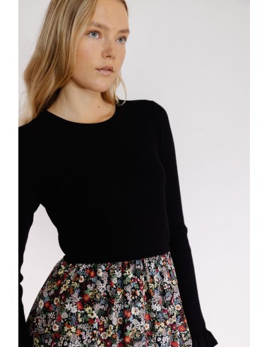 Katrina Dress in Black Floral rembourrage situé sous