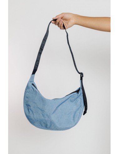 Baggu Medium Nylon Crescent Bag in Digital Denim plus qu'un jeu 